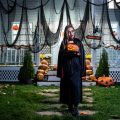 Narzuta gaza na Halloween dekoracyjna tkanina 76x183 cm sztuczna pajęczyna