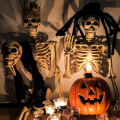 Szkielet człowieka sztuczny kościotrup dekoracja na Halloween wiszący 90 cm