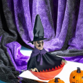 Ruchoma miska na słodycze Halloween ruszająca wiedźma 24x35 cm
