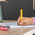 Kredki wieczne kolorowe z gumkami bez temperowania 12 szt. 24 wkłady