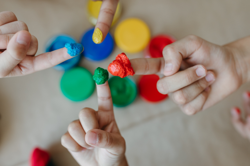 Finger painting - najlepsza zabawa dla maluchów