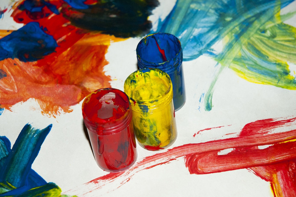 Gwasz - wszystko, co chcesz wiedzieć na temat tego rodzaju farby